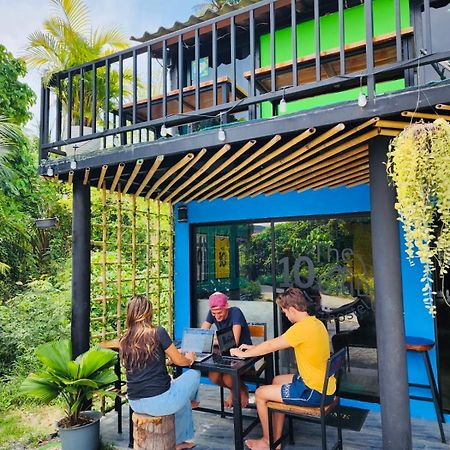 The 10 Club Hostel Thong Sala Bagian luar foto