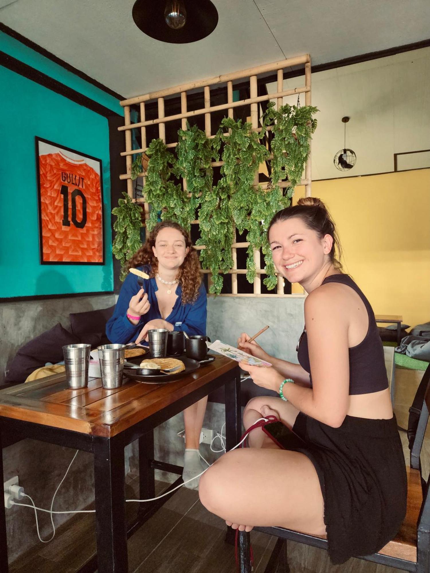 The 10 Club Hostel Thong Sala Bagian luar foto