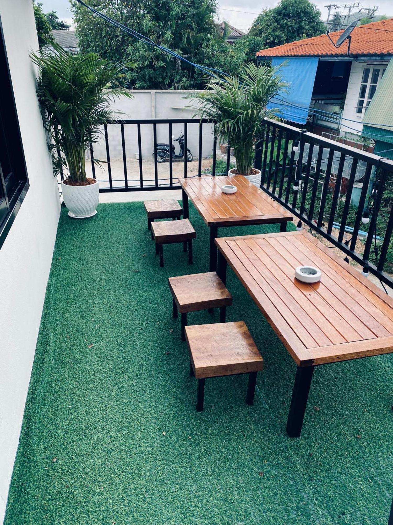 The 10 Club Hostel Thong Sala Bagian luar foto