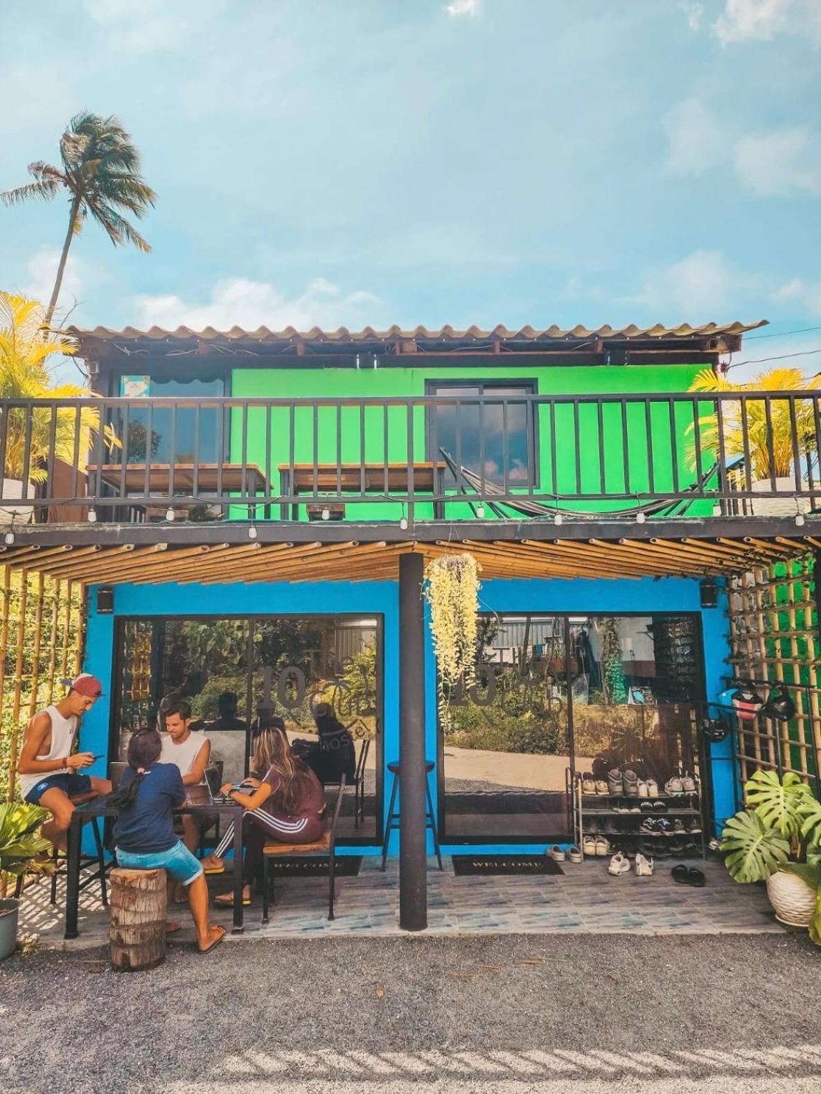 The 10 Club Hostel Thong Sala Bagian luar foto