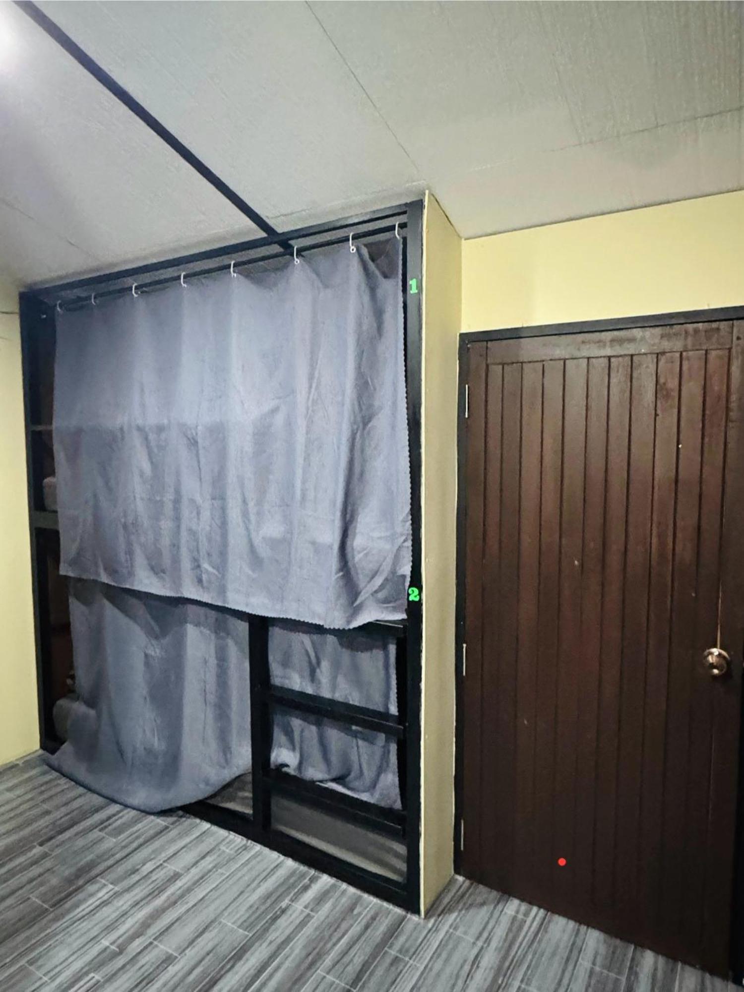 The 10 Club Hostel Thong Sala Bagian luar foto